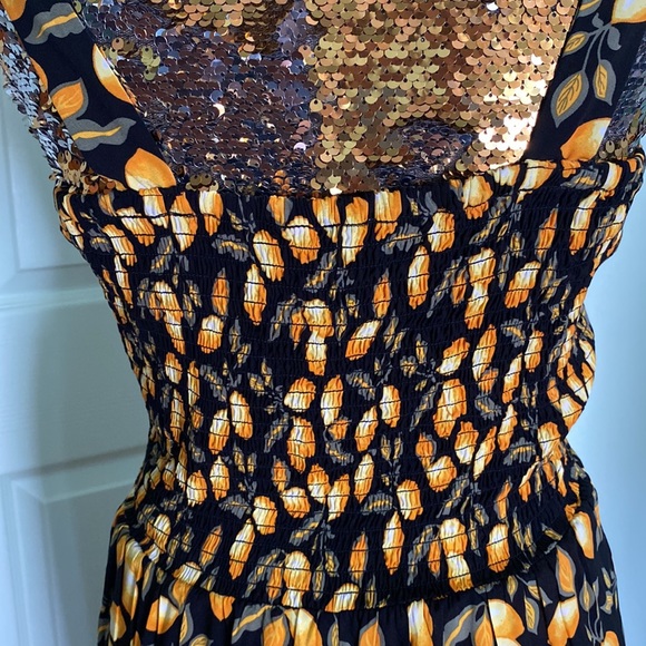 Loft lemon print jump. Gently used. - Picture 3 of 4